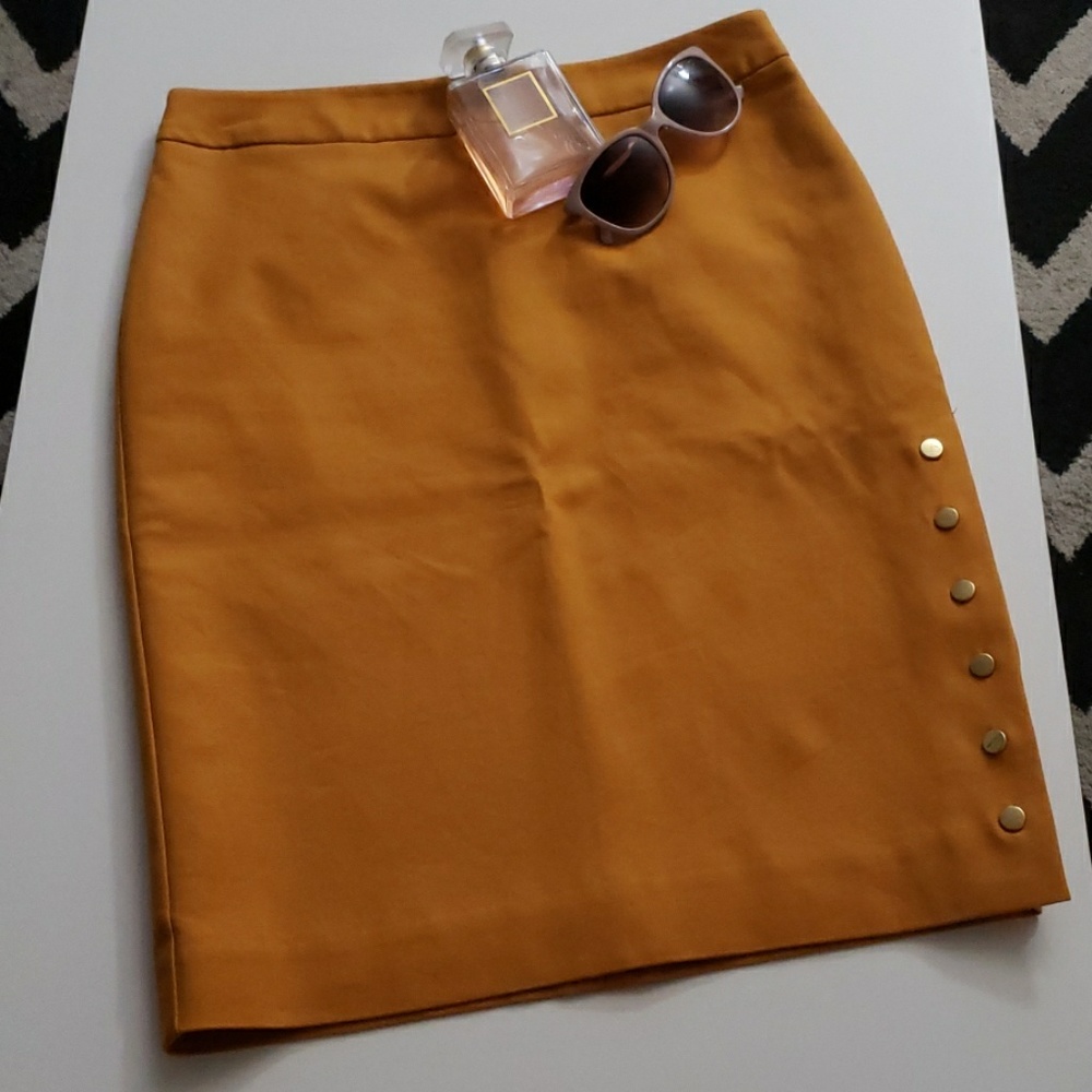 Worthington Pencil Skirt